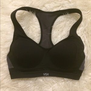 Victoria’s Secret Incredible Sport Bra 32B